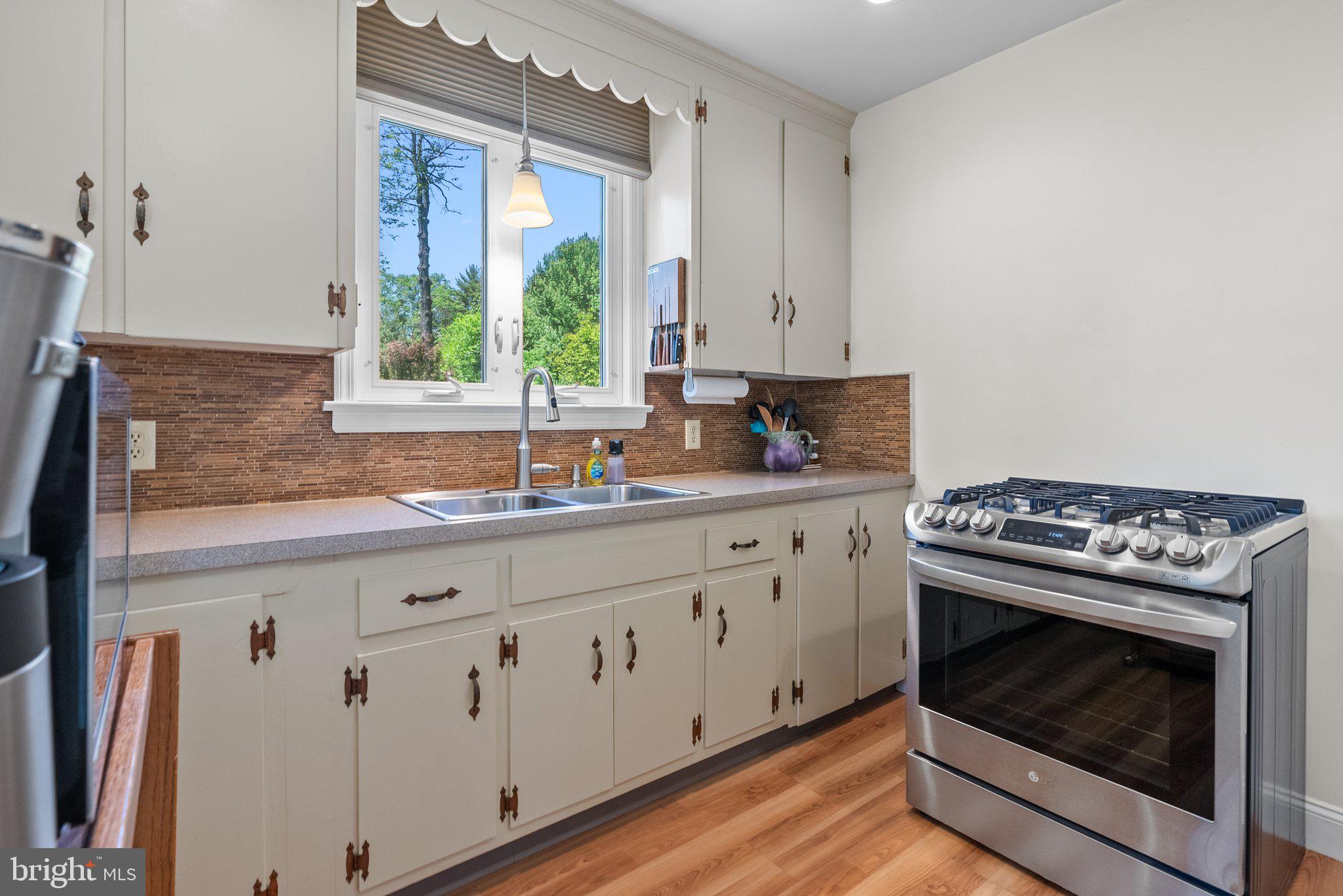 868 Durham Road Langhorne, PA 19047 - Photo 8 of 42