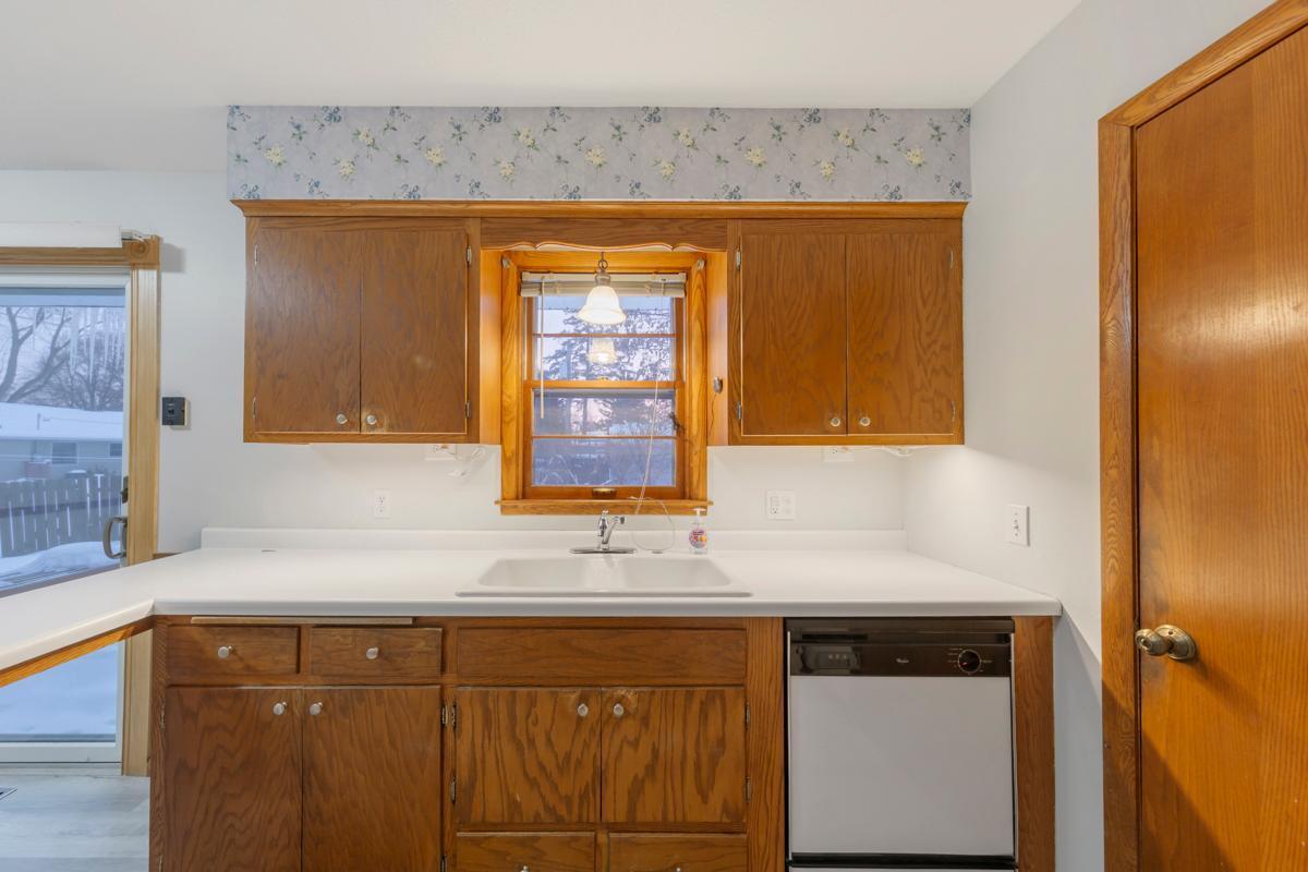 8232 Hemingway Avenue South Cottage Grove, MN 55016 - Photo 15 of 39