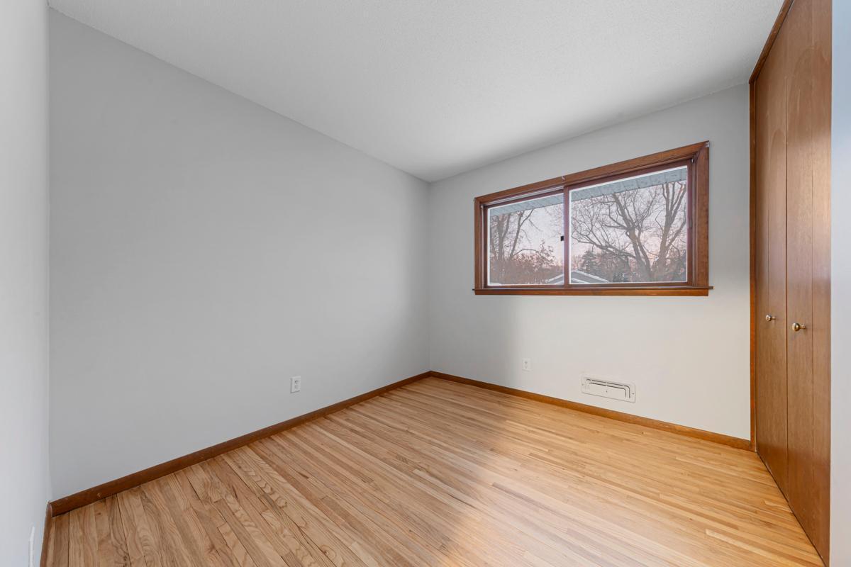 8232 Hemingway Avenue South Cottage Grove, MN 55016 - Photo 16 of 39