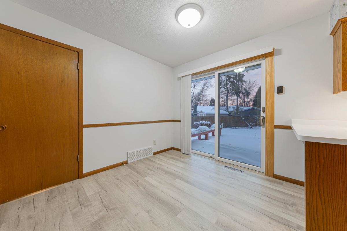 8232 Hemingway Avenue South Cottage Grove, MN 55016 - Photo 10 of 39