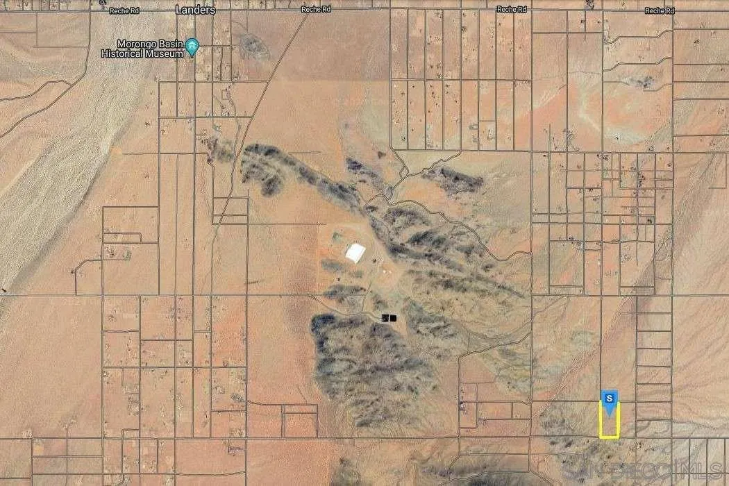 0 Sharp Terrace Drive, Unit 24 Joshua Tree, CA 92252 - Photo 36 of 40 a bathroom with a shower