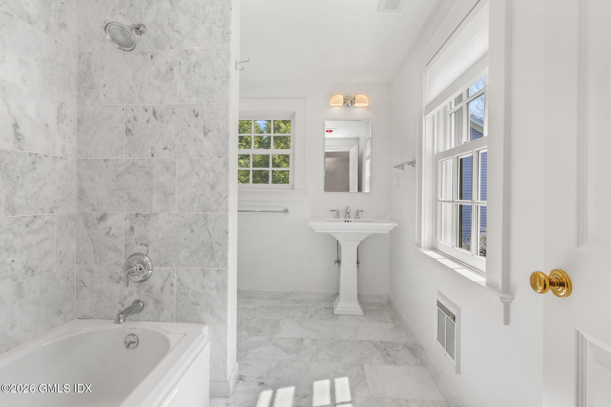 93 Summit Road Riverside, CT 06878 - Photo 15 of 30 48-web-or-mls-93-summit-rd