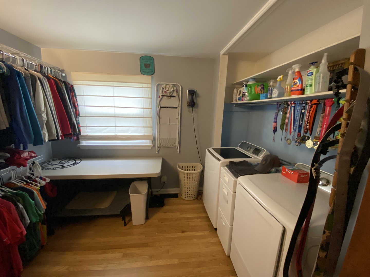 1230 East Calumet Street Centralia, IL 62801 - Photo 14 of 23 a room with furniture and a book shelf