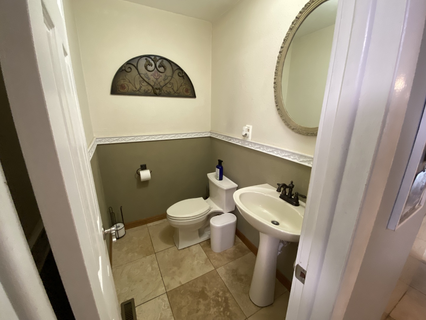 1230 East Calumet Street Centralia, IL 62801 - Photo 17 of 23 a bathroom with a toilet and a sink