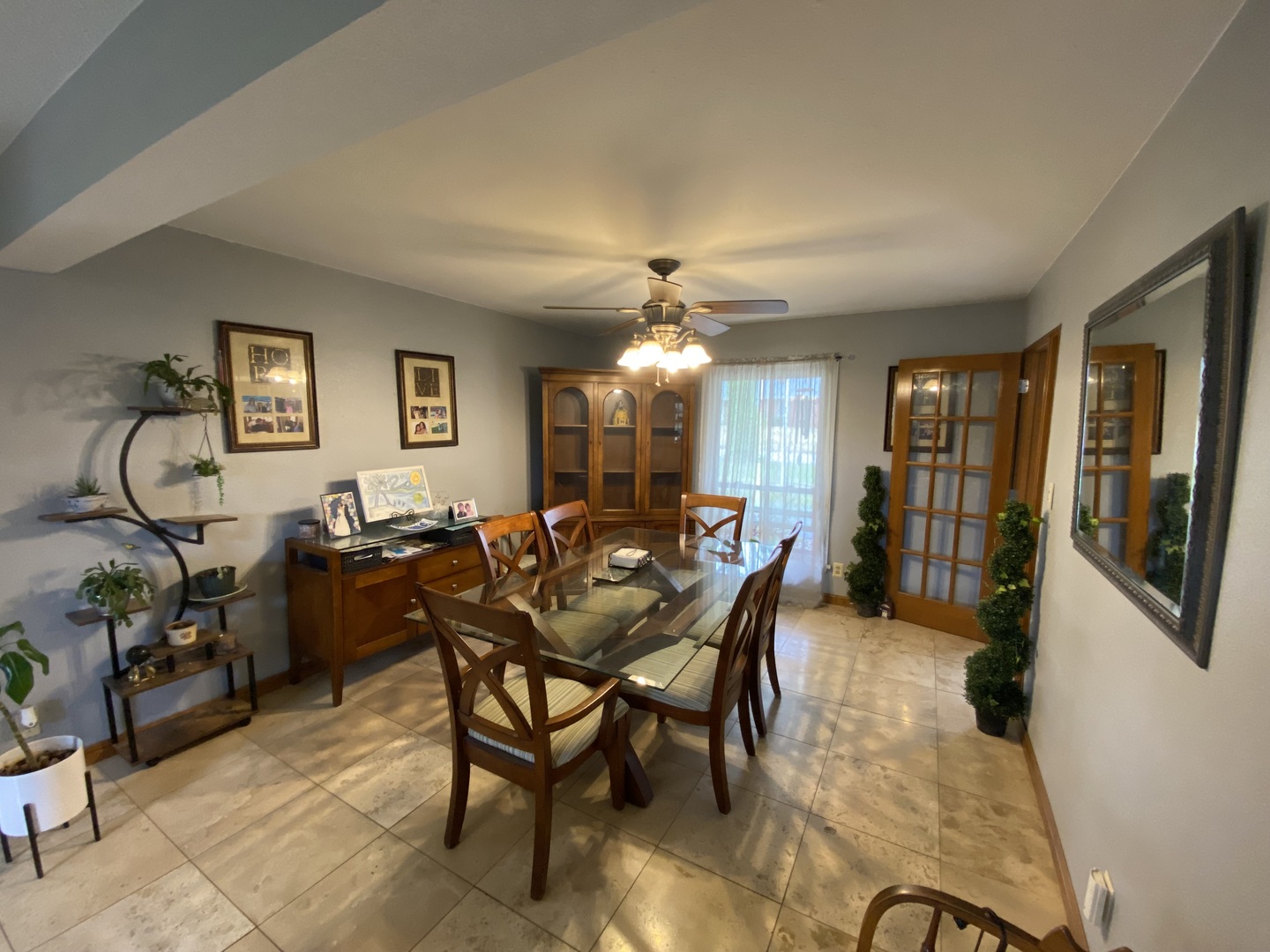 1230 East Calumet Street Centralia, IL 62801 - Photo 7 of 23 a view of a dining room with furniture