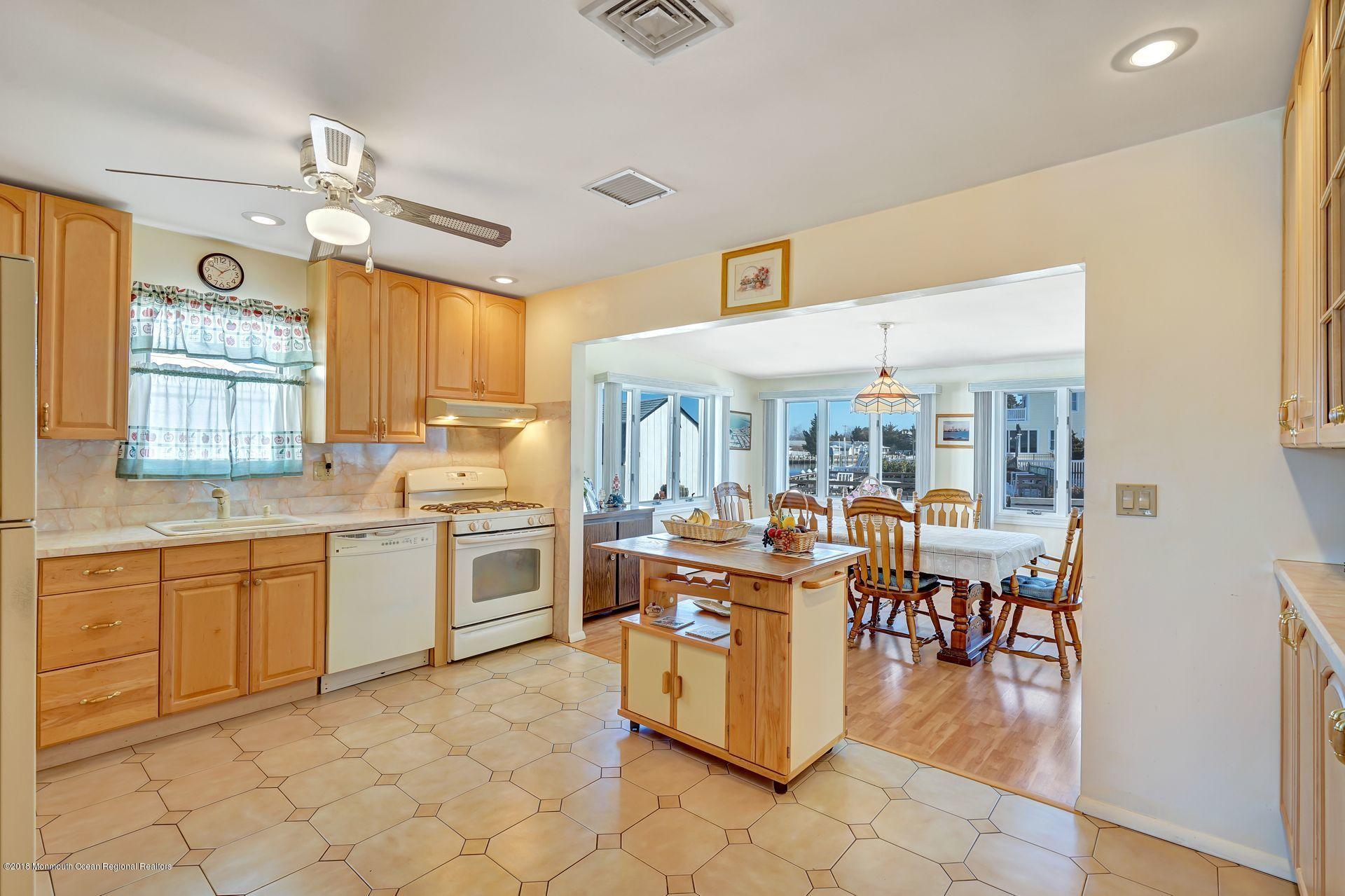 110 Hatteras Road Barnegat, NJ 08005 - Photo 11 of 40 10