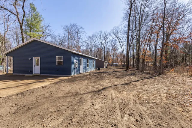 $234,400 | 8992 Mackinaw Trail Drive, Howard City, MI 49329
