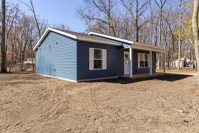 $234,400 | 8992 Mackinaw Trail Drive, Howard City, MI 49329