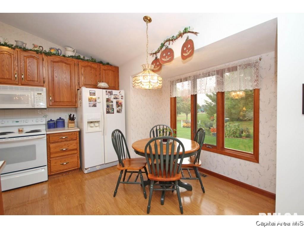 2208 Redlands Drive Springfield, IL 62711 - Photo 14 of 36 Gallery Image 14