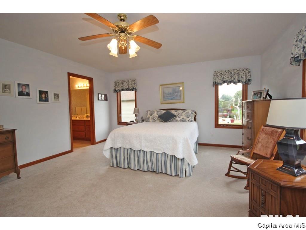 2208 Redlands Drive Springfield, IL 62711 - Photo 18 of 36 Gallery Image 18