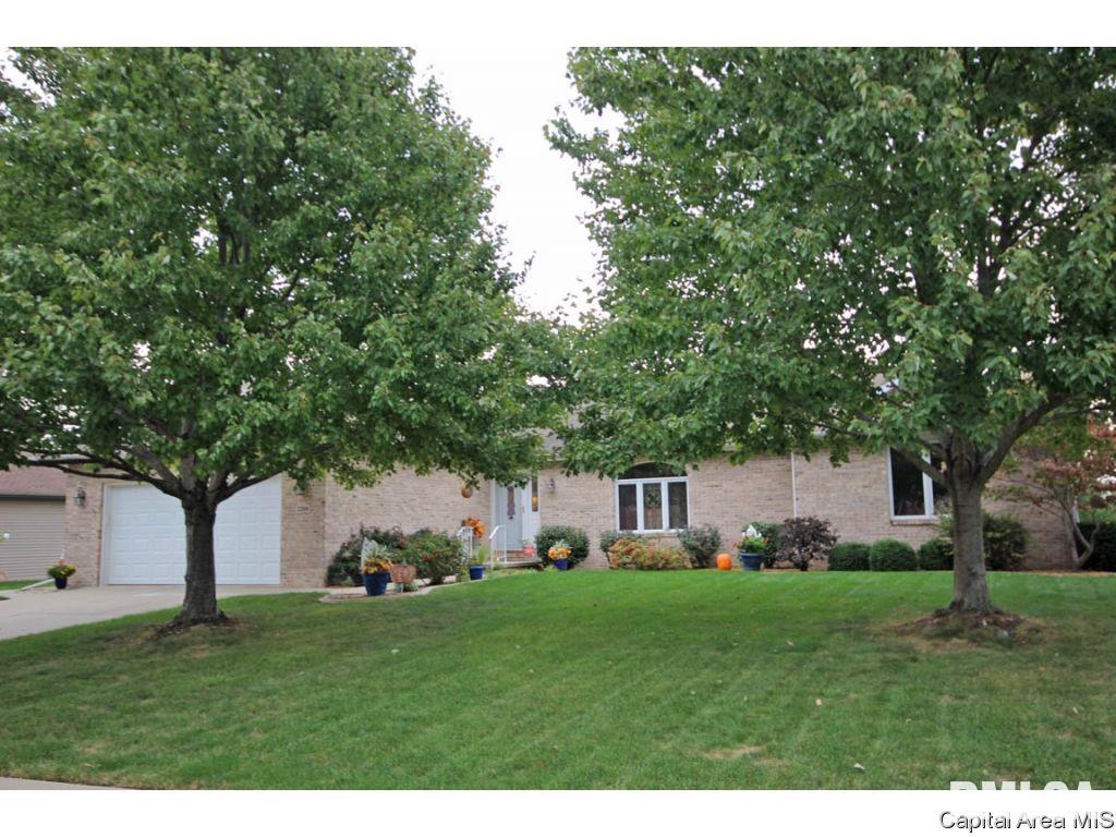 2208 Redlands Drive Springfield, IL 62711 - Photo 2 of 36 Gallery Image 2