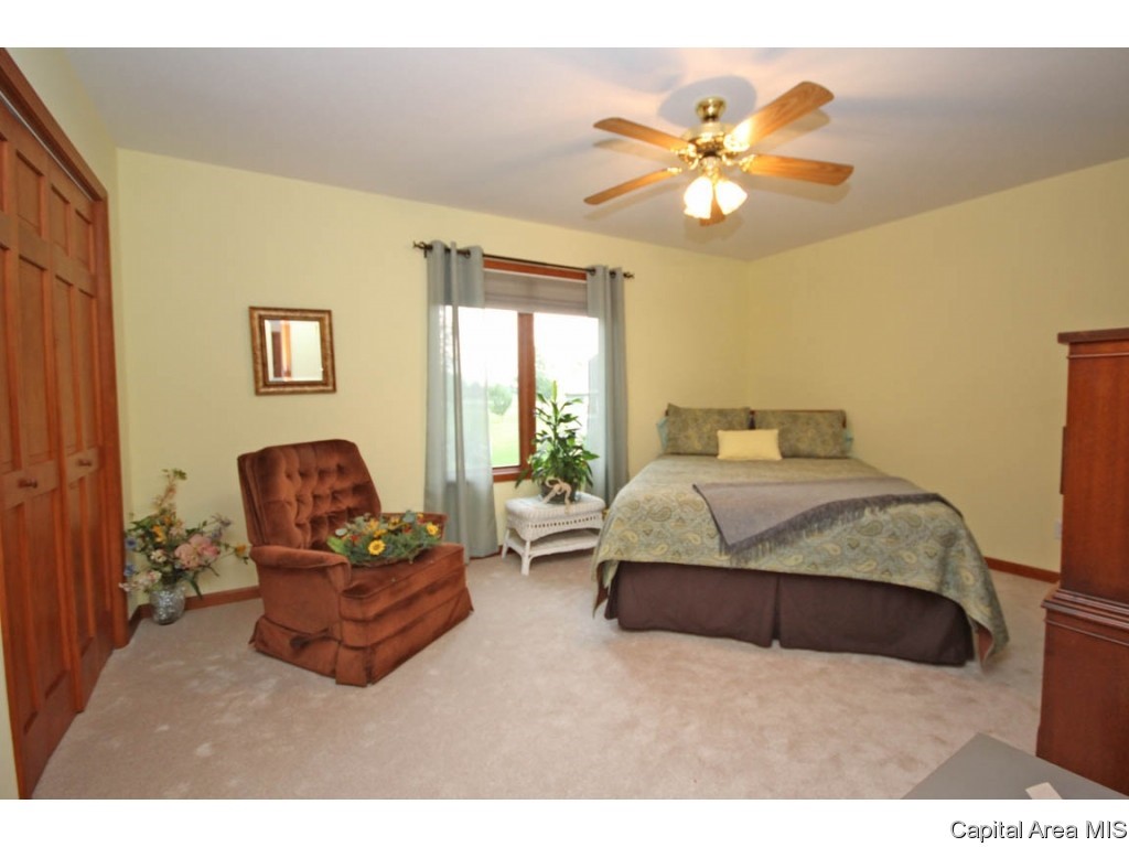 2208 Redlands Drive Springfield, IL 62711 - Photo 22 of 36 Gallery Image 22