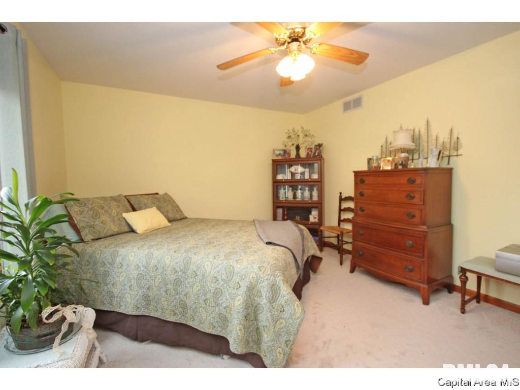 2208 Redlands Drive Springfield, IL 62711 - Photo 23 of 36 Gallery Image 23