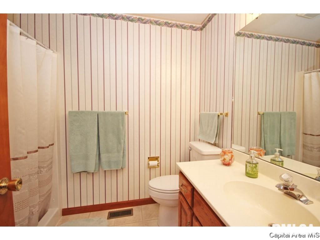 2208 Redlands Drive Springfield, IL 62711 - Photo 28 of 36 Gallery Image 28