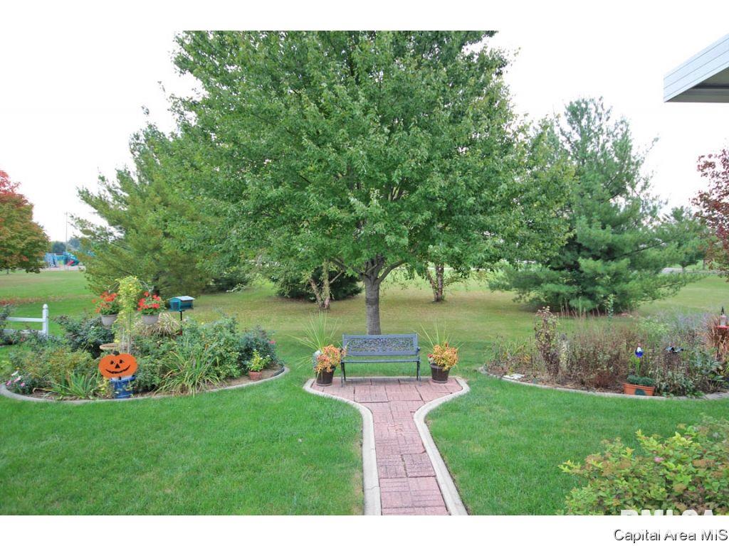2208 Redlands Drive Springfield, IL 62711 - Photo 3 of 36 Gallery Image 3