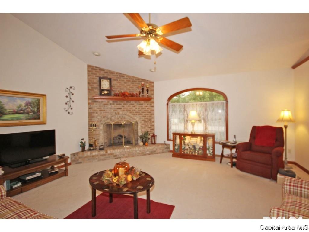 2208 Redlands Drive Springfield, IL 62711 - Photo 6 of 36 Gallery Image 6