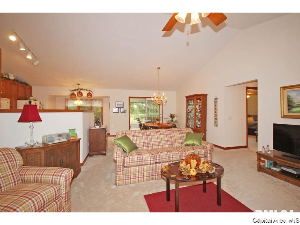 2208 Redlands Drive Springfield, IL 62711 - Photo 7 of 36 Gallery Image 7