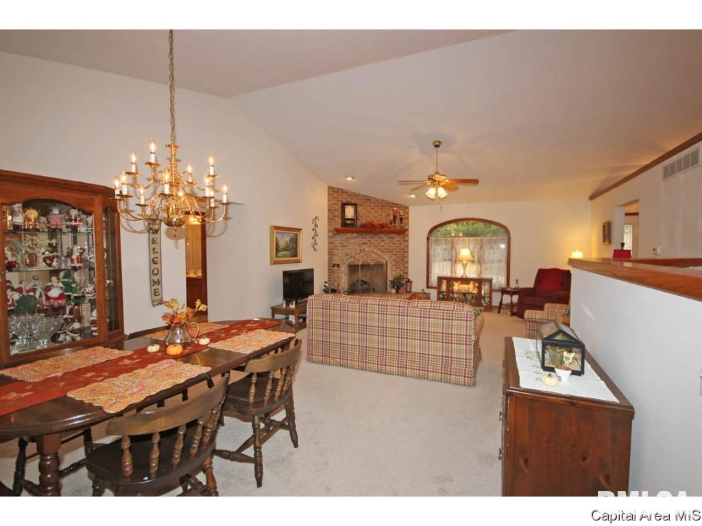 2208 Redlands Drive Springfield, IL 62711 - Photo 8 of 36 Gallery Image 8