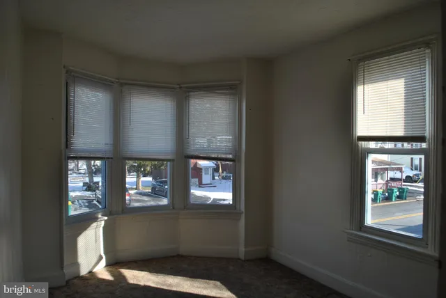 a view of entryway with a window