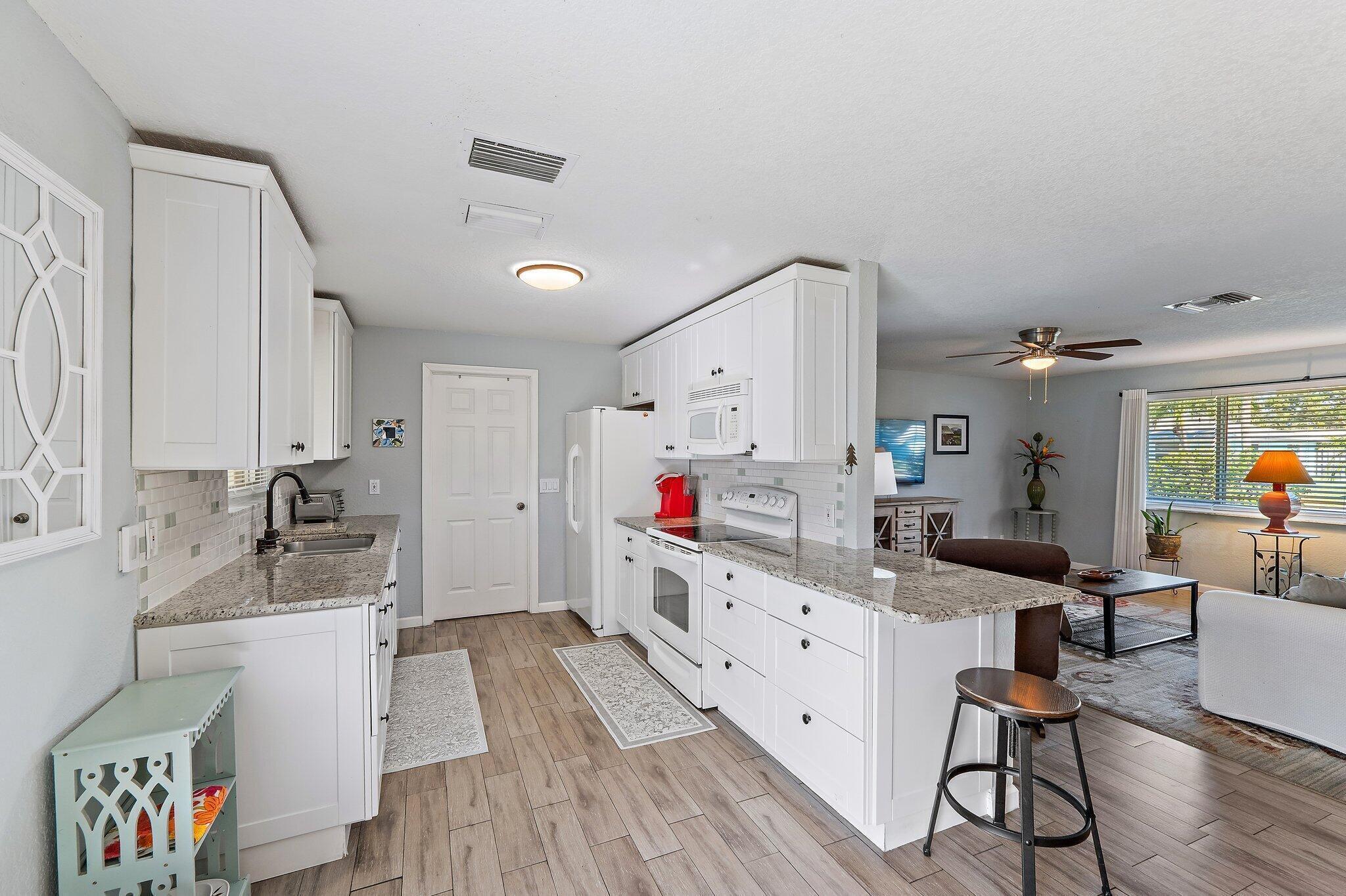372 Franklin Road Tequesta, FL 33469 - Photo 13 of 21 20260313014717901075000000-o