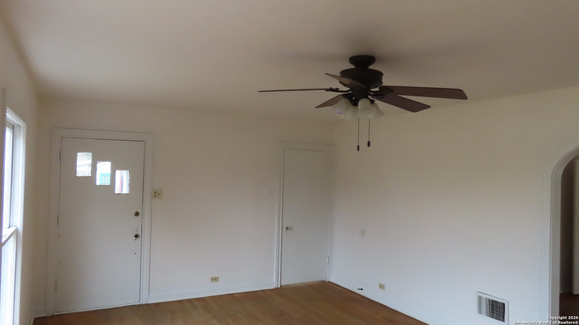 3423 South WW White Road San Antonio, TX 78222 - Photo 4 of 20