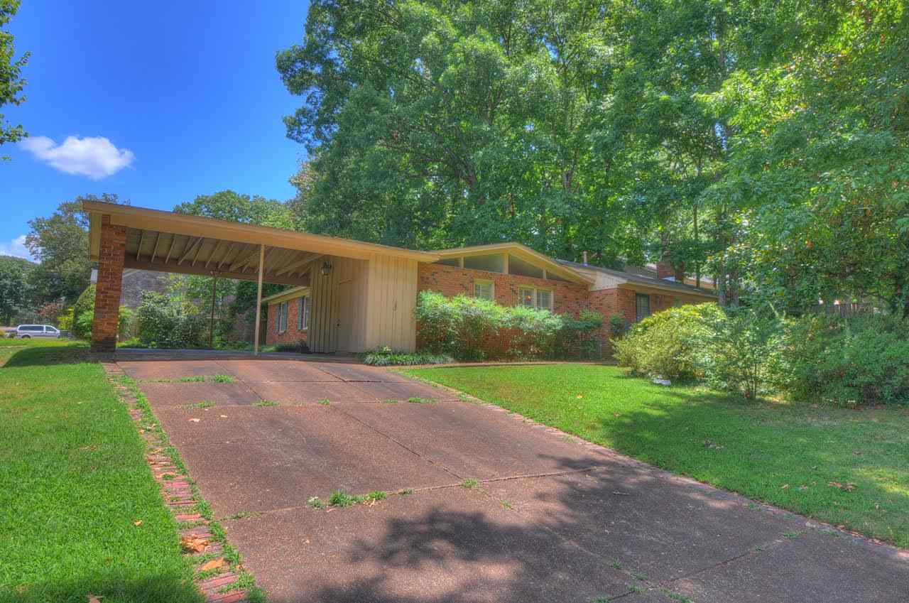 5323 Sea Isle Road Memphis, TN 38119 - Photo 2 of 24