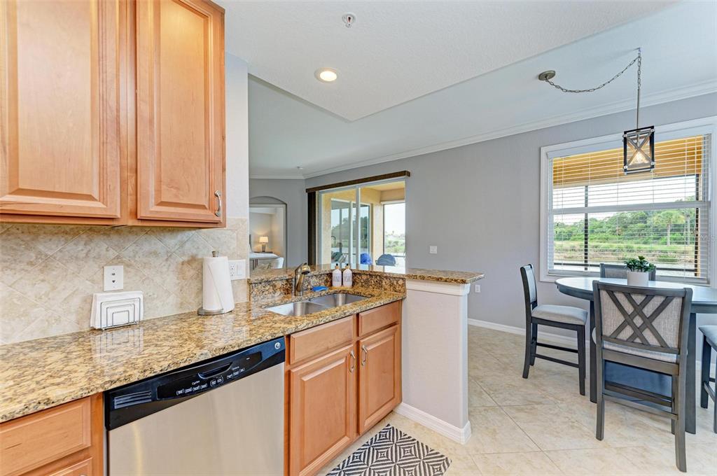 424 Winding Brook Lane, Unit 104 Bradenton, FL 34212 - Photo 10 of 72