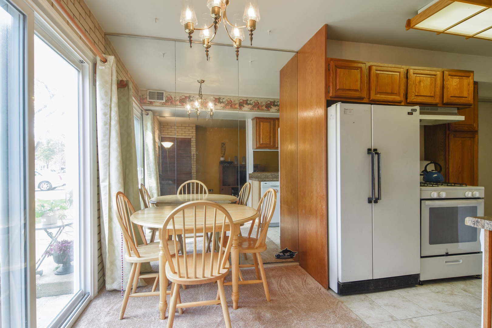 1320 Exeter Court, Unit 1320 Wheeling, IL 60090 - Photo 6 of 10