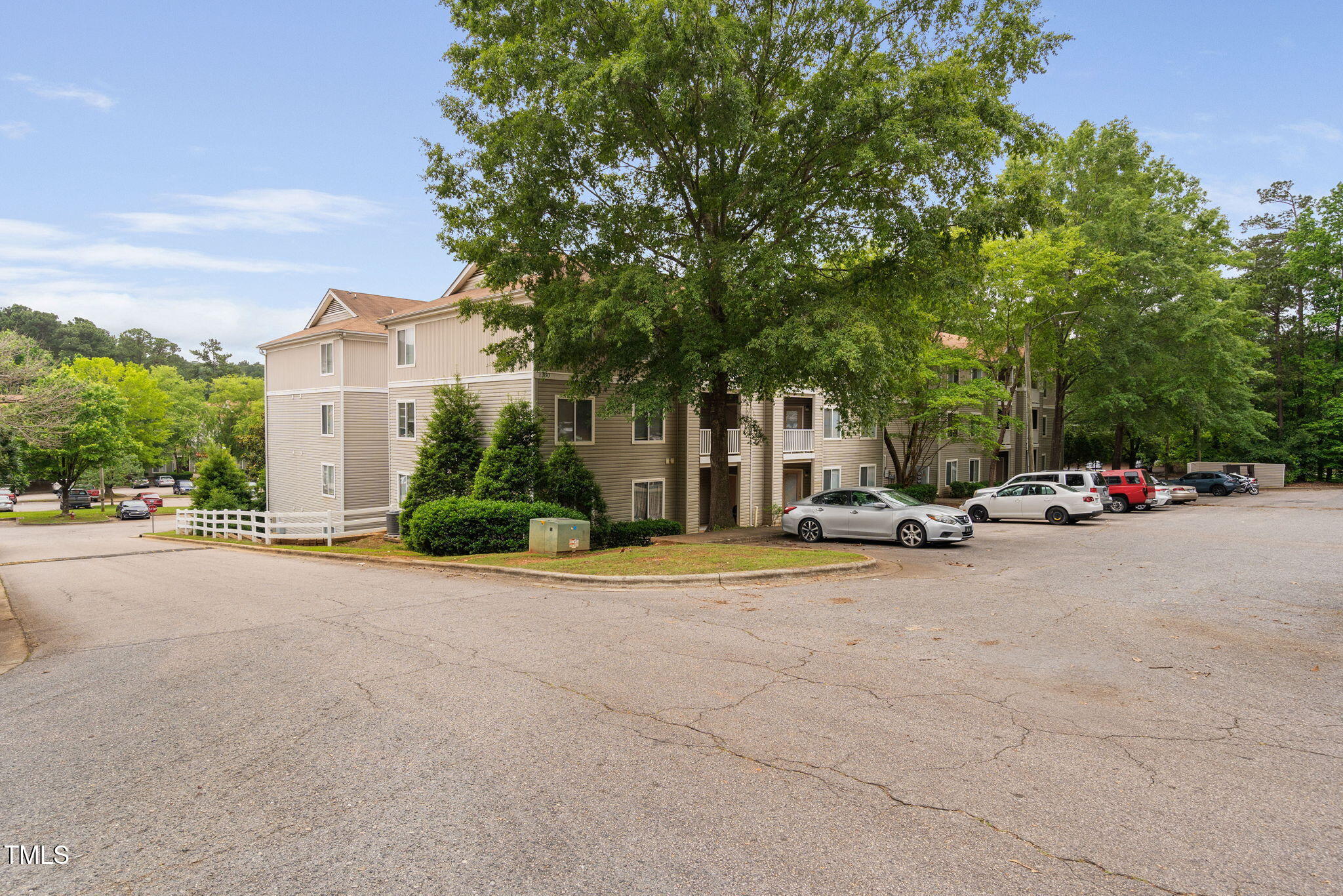 13-web-or-mls-1230-university-ct-unit-10