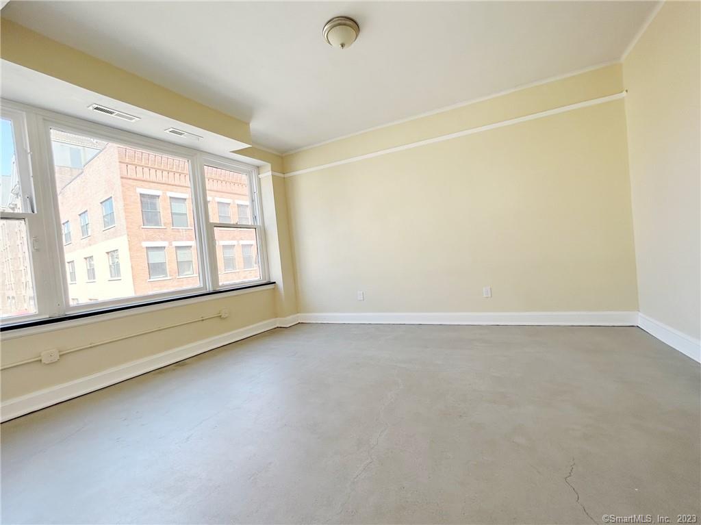 77 Bank Street, Unit 3C, Waterbury, CT 06706 Compass