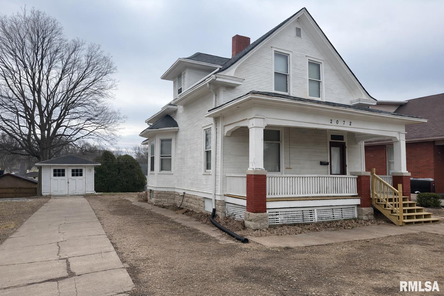 2072 Broadway Street Quincy, IL 62301 - Photo 1 of 13