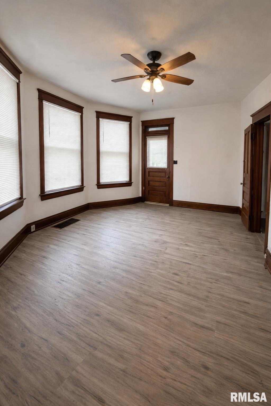 2072 Broadway Street Quincy, IL 62301 - Photo 3 of 13