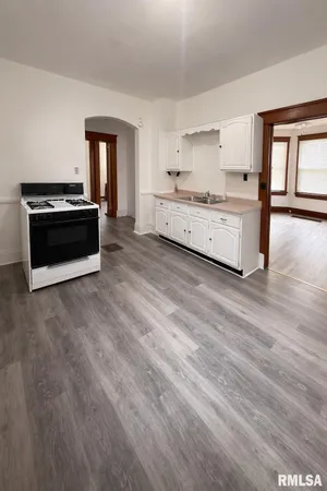 $149,900 | 2072 Broadway Street, Quincy, IL 62301