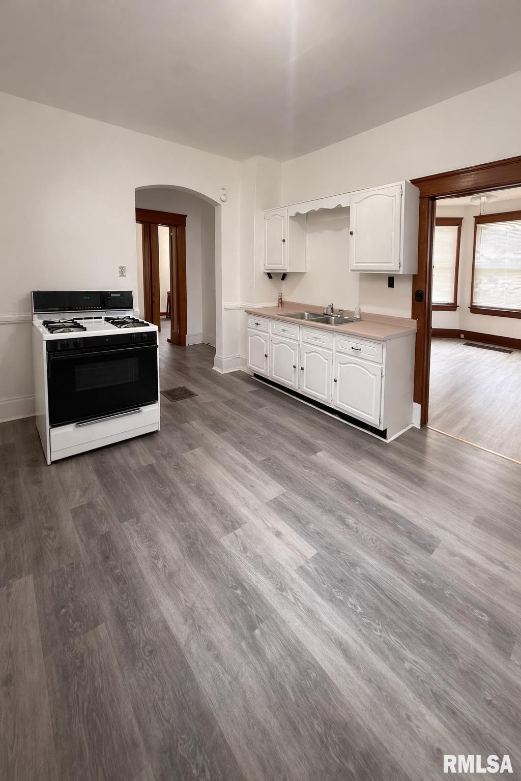 2072 Broadway Street Quincy, IL 62301 - Photo 5 of 13