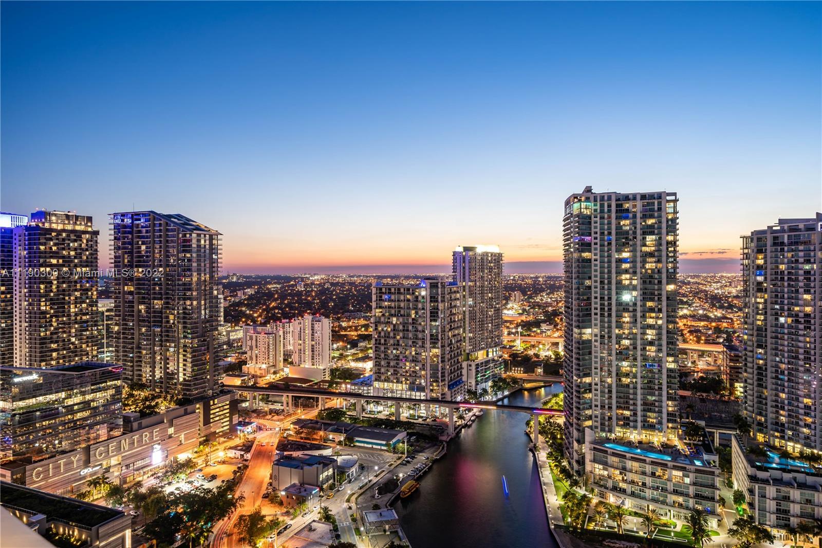 92 Southwest 3rd Street, Unit 5106 Miami, FL 33130 - Photo 36 of 36 a view of city