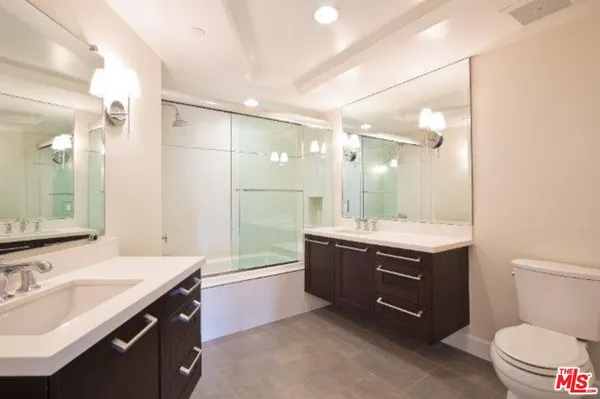 $5,450 | 1636 South Beverly Glen Boulevard, Unit 303, Los Angeles, CA 90024
