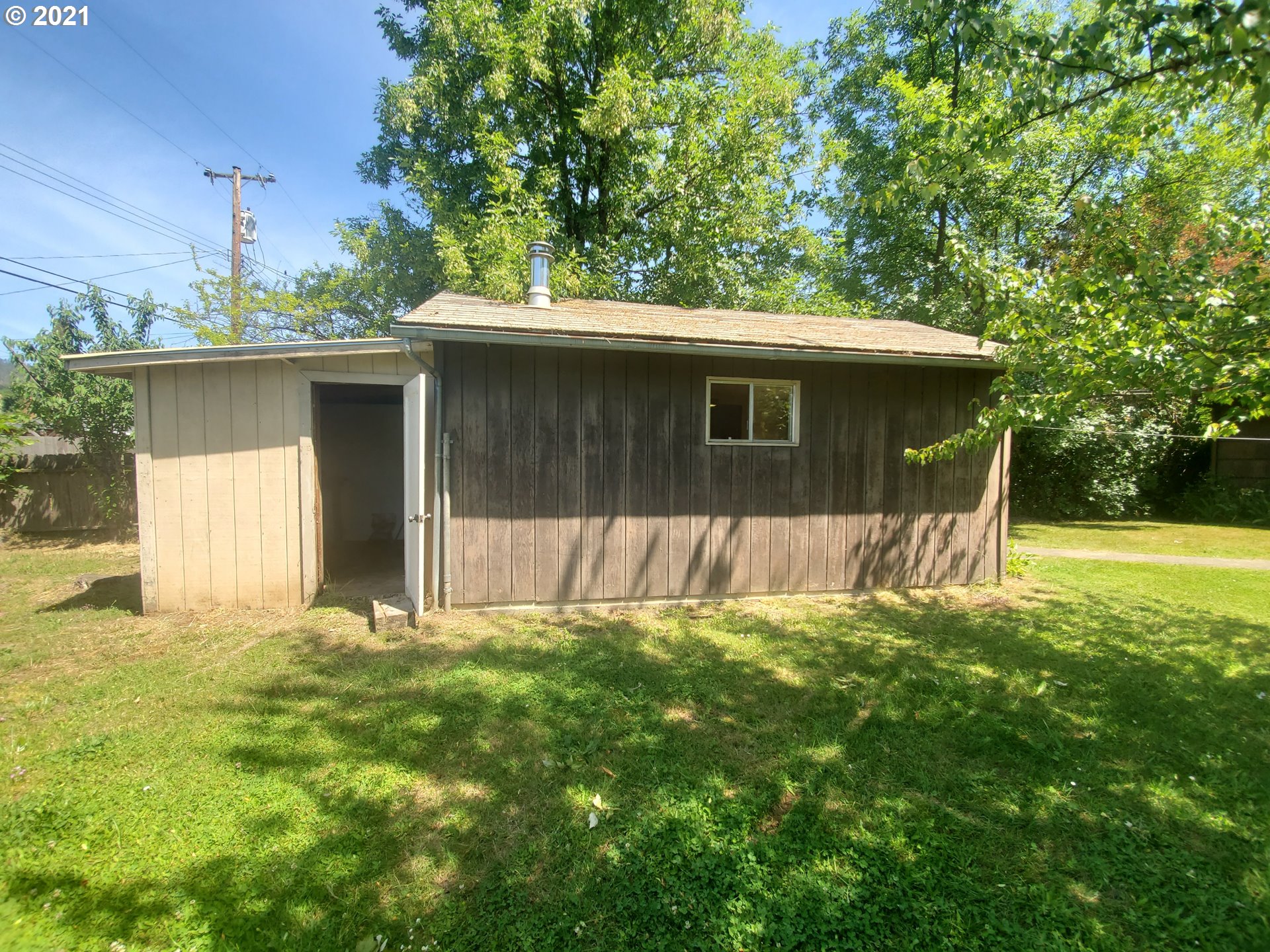 246 Oak Street Riddle, OR 97469 - Photo 11 of 27