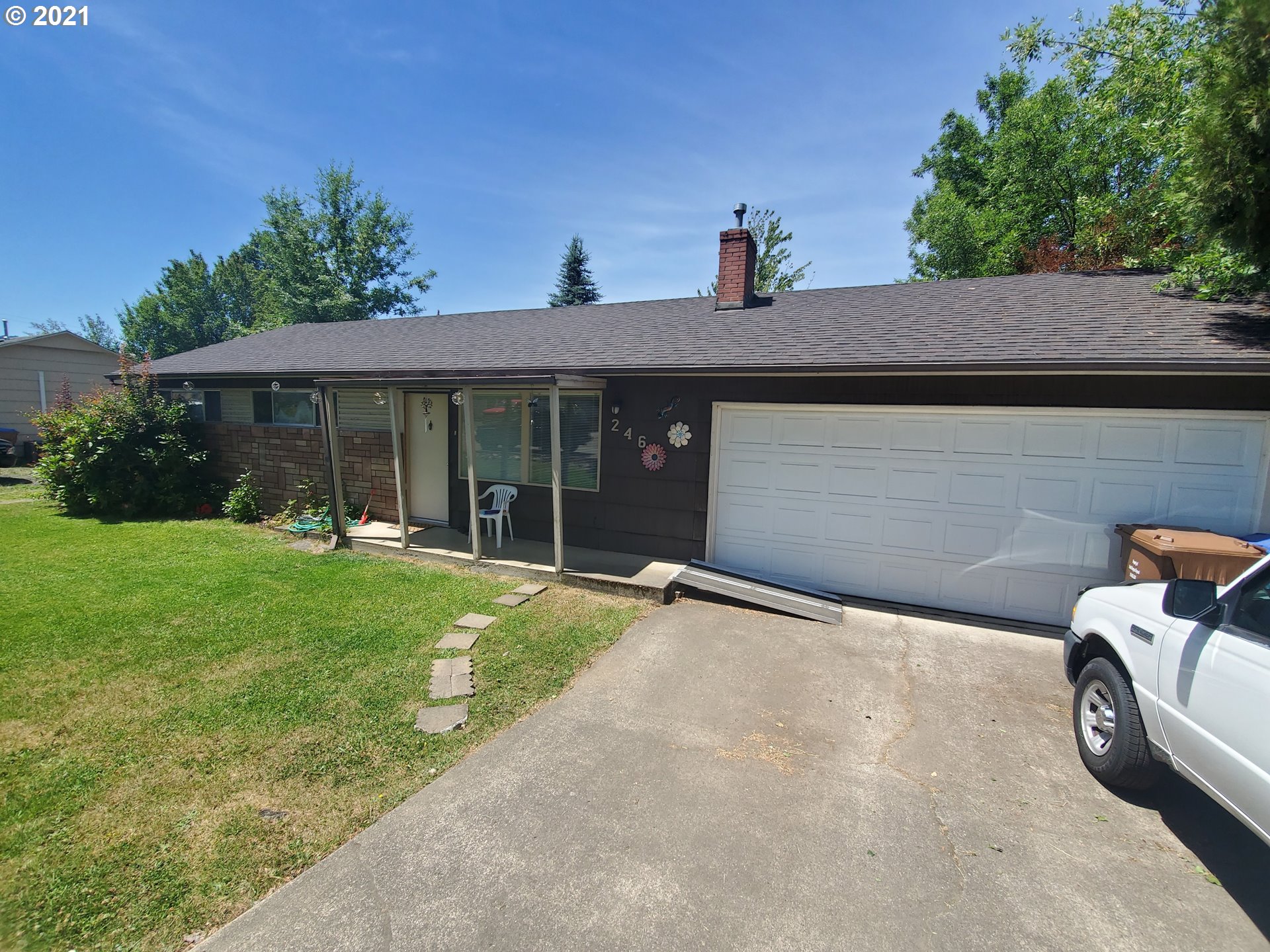 246 Oak Street Riddle, OR 97469 - Photo 3 of 27