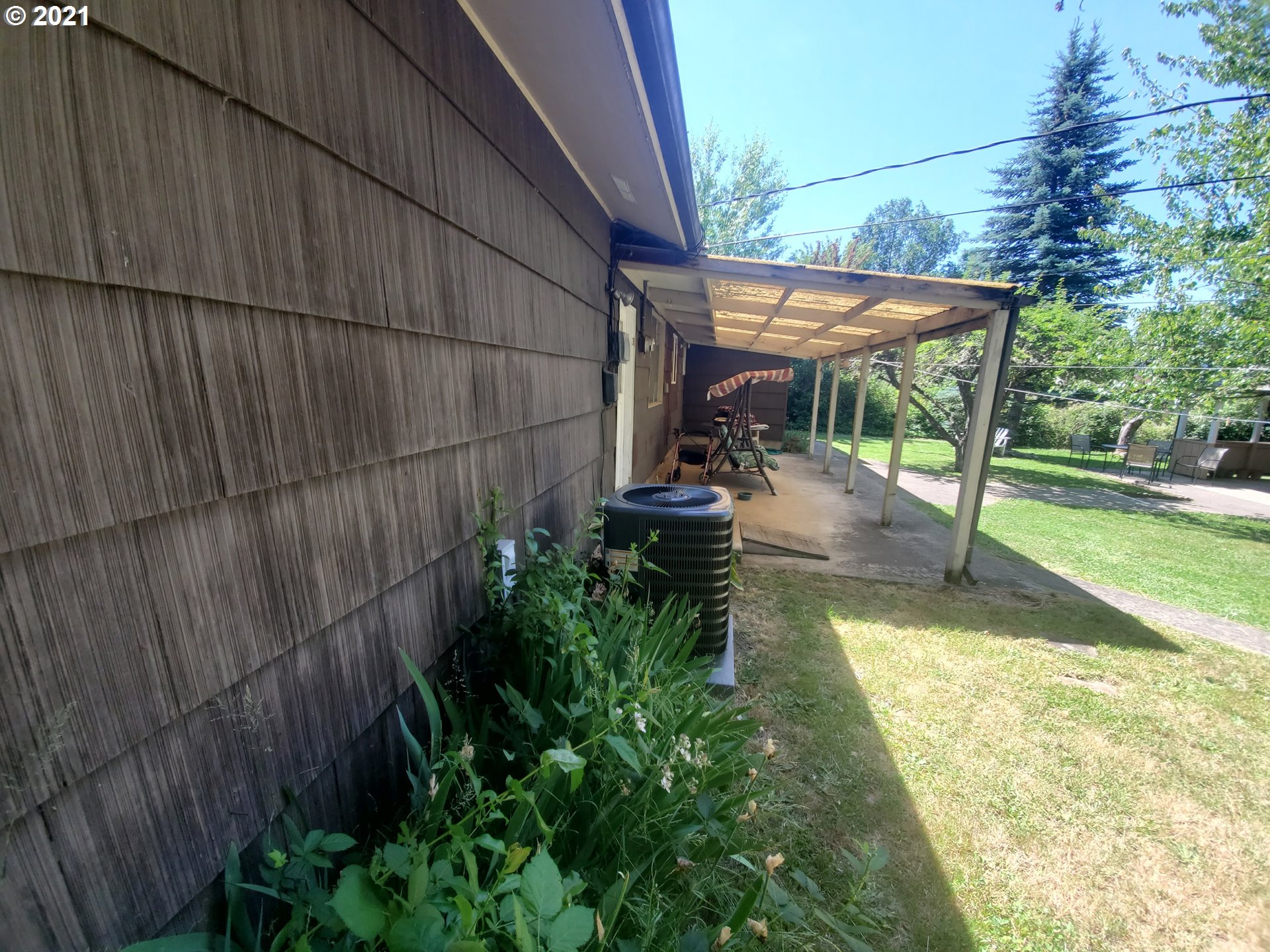 246 Oak Street Riddle, OR 97469 - Photo 7 of 27