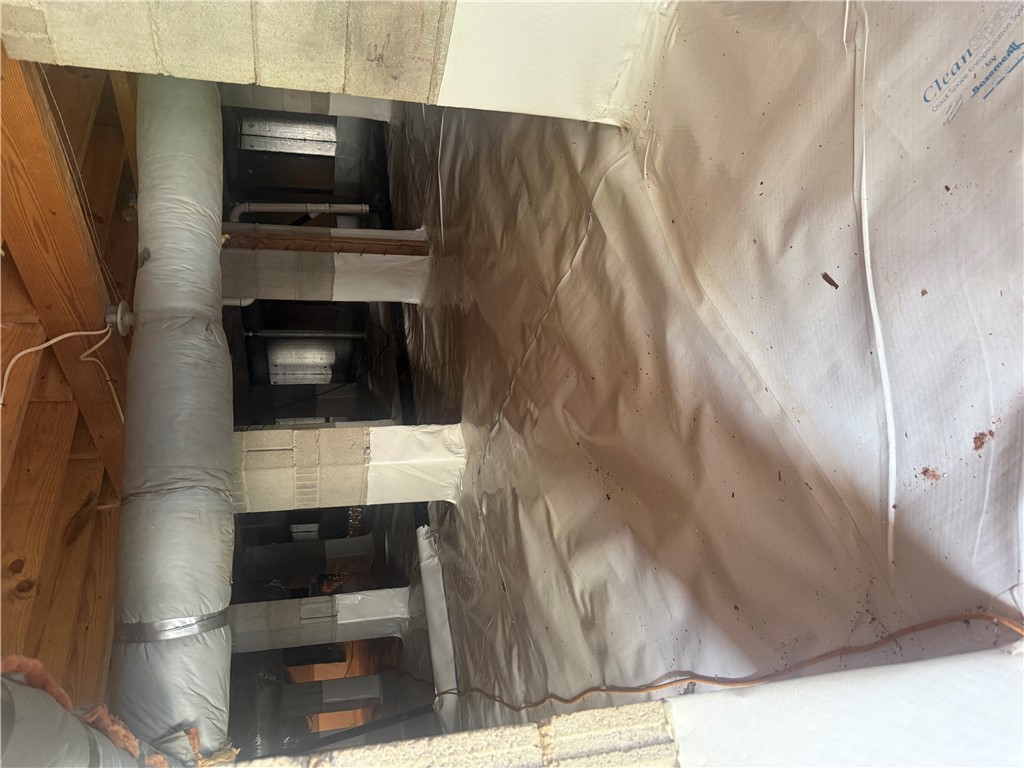 4027 Belhaven Road Belton, SC 29627 - Photo 20 of 24 Clean and dry crawl space, meticulously maintained for optimal home health.