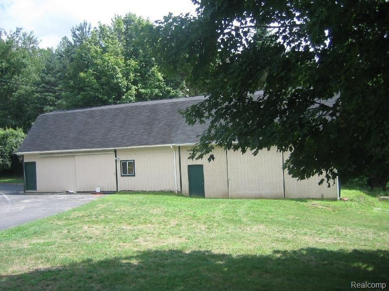 4280 Diehl Road Metamora, MI 48455 - Photo 20 of 23 Pole Barn.JPG