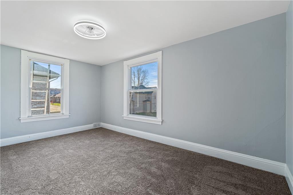 726 Market Street, Unit 3 Beaver, PA 15009 - Photo 15 of 24 an empty room with windows
