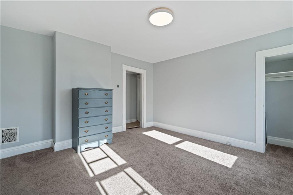 726 Market Street, Unit 3 Beaver, PA 15009 - Photo 17 of 24 an empty room with windows