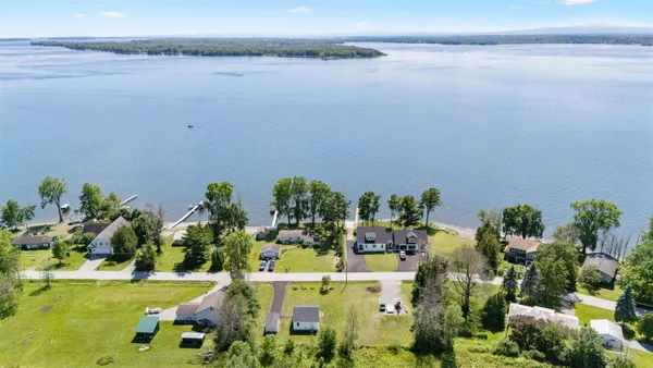 $234,000 | 489 Lakewood Drive, Unit 38, Swanton, VT 05488