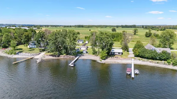 $234,000 | 489 Lakewood Drive, Unit 38, Swanton, VT 05488