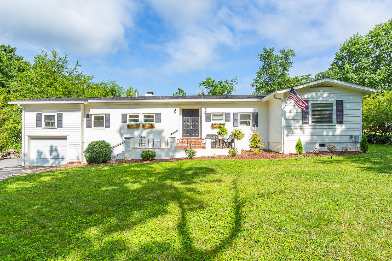 1502 Cinderella Road Lookout Mountain, GA 30750 - Photo 1 of 45 1502 Cinderella Front