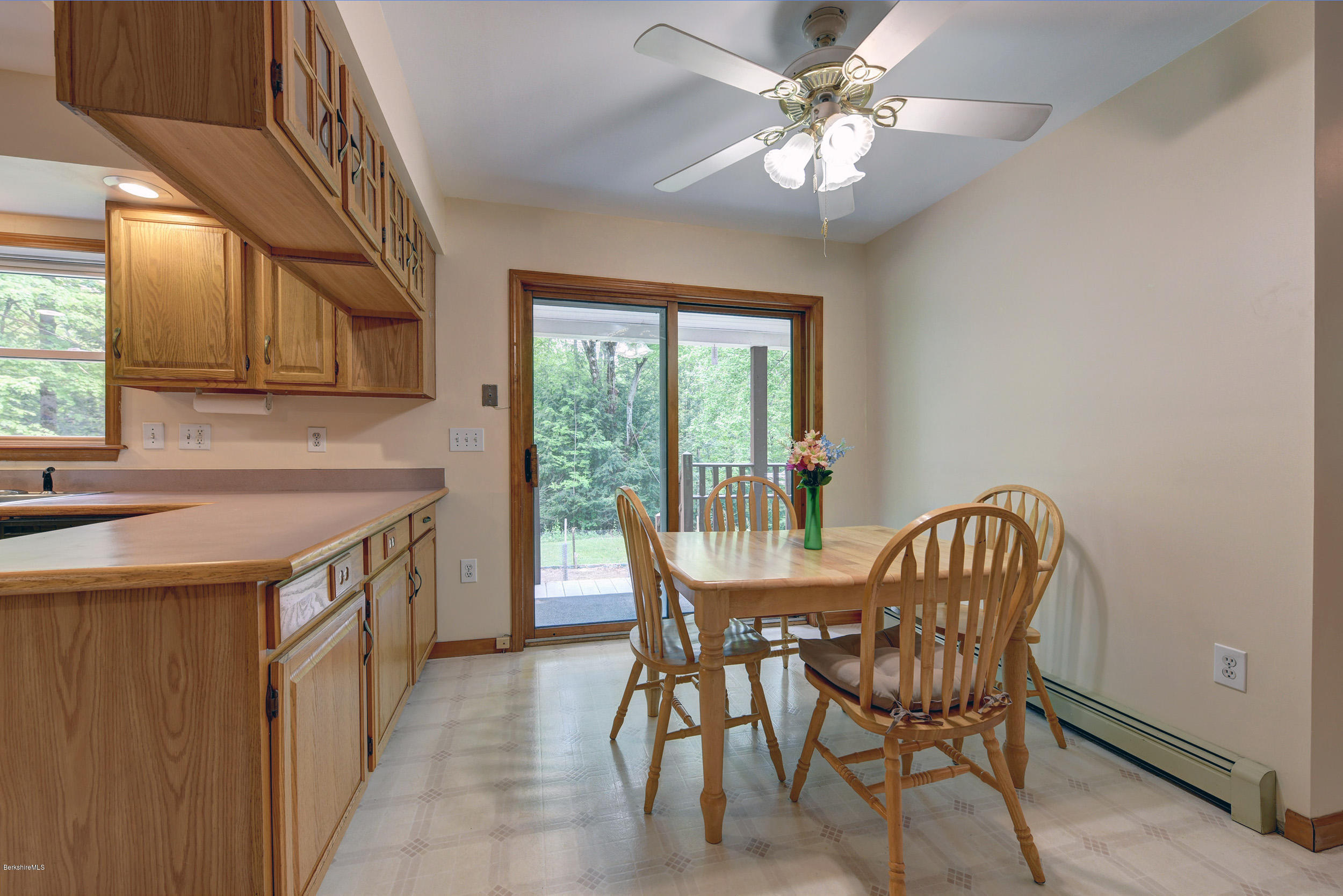 620 Old Windsor Road Dalton, MA 01226 - Photo 13 of 43 13-Breakfast Area