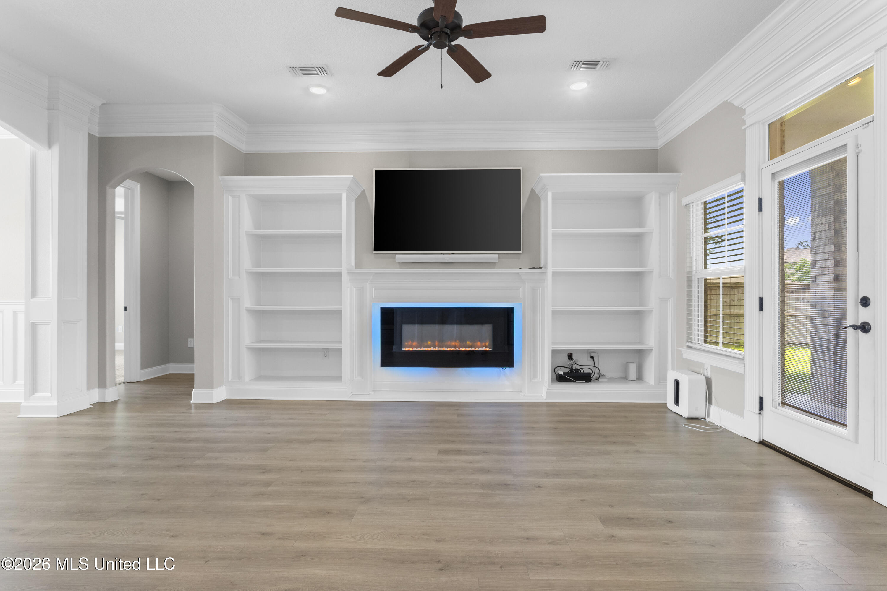 12569 Alphabet Road Gulfport, MS 39503 - Photo 7 of 42 Living area 2