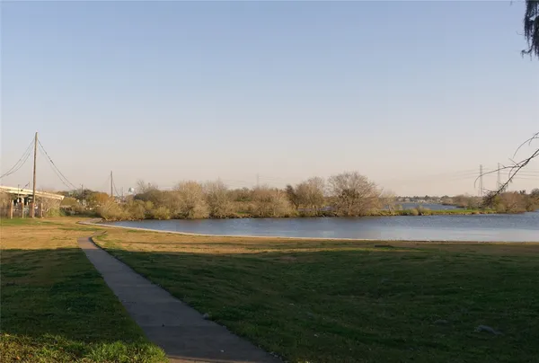 $1,150 | 18800 Egret Bay Boulevard, Unit 905, Webster, TX 77058