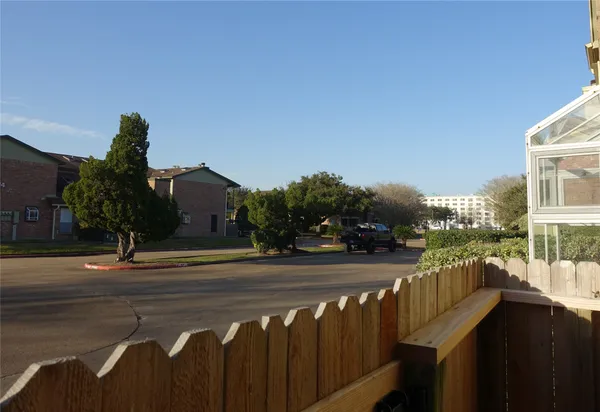 $1,150 | 18800 Egret Bay Boulevard, Unit 905, Webster, TX 77058